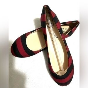 Lillybee striped flats NWOT